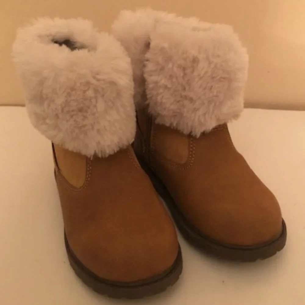 OshKosh Toddler and Little Girls Empress Fashion Boot. Size: 7